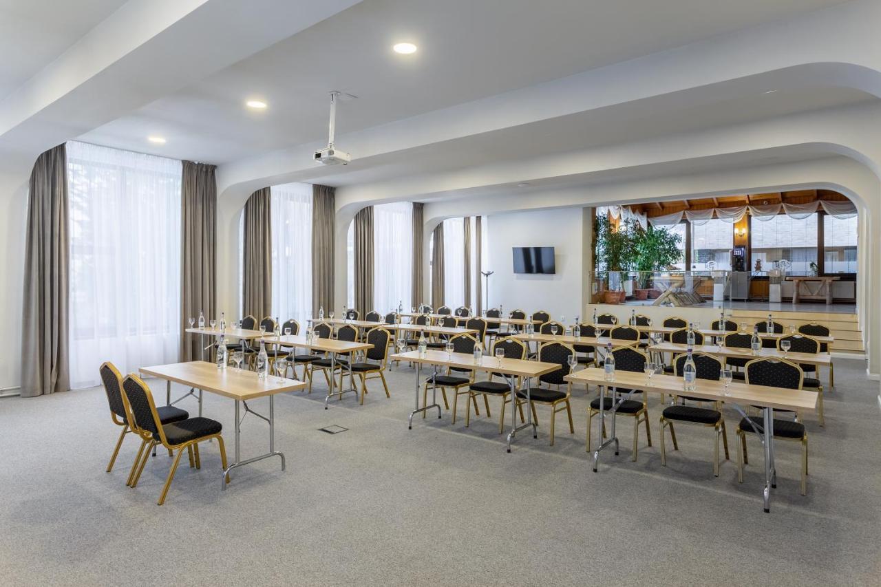 Eden Grand Resort Предеал Екстериор снимка