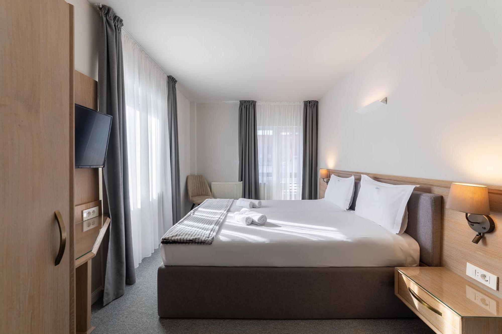 Eden Grand Resort Предеал Екстериор снимка