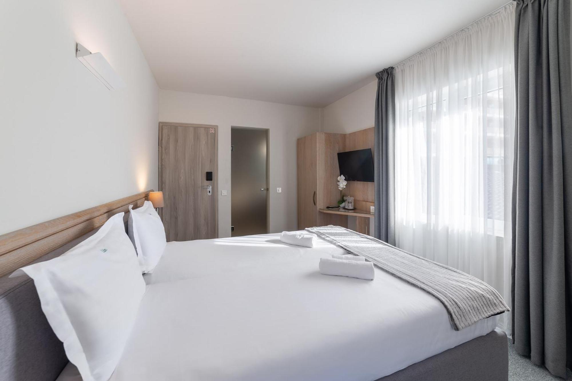 Eden Grand Resort Предеал Екстериор снимка